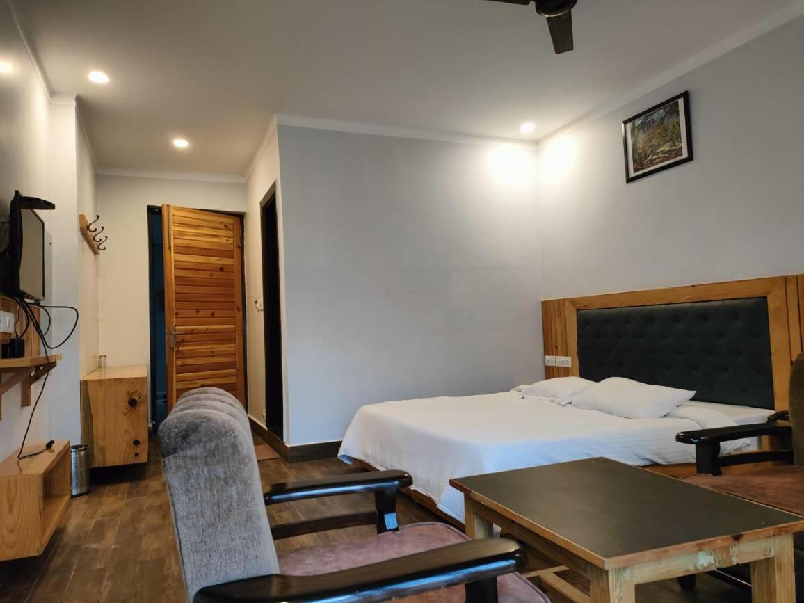 Slate House Hotel ดารัมซาลา ภายนอก รูปภาพ